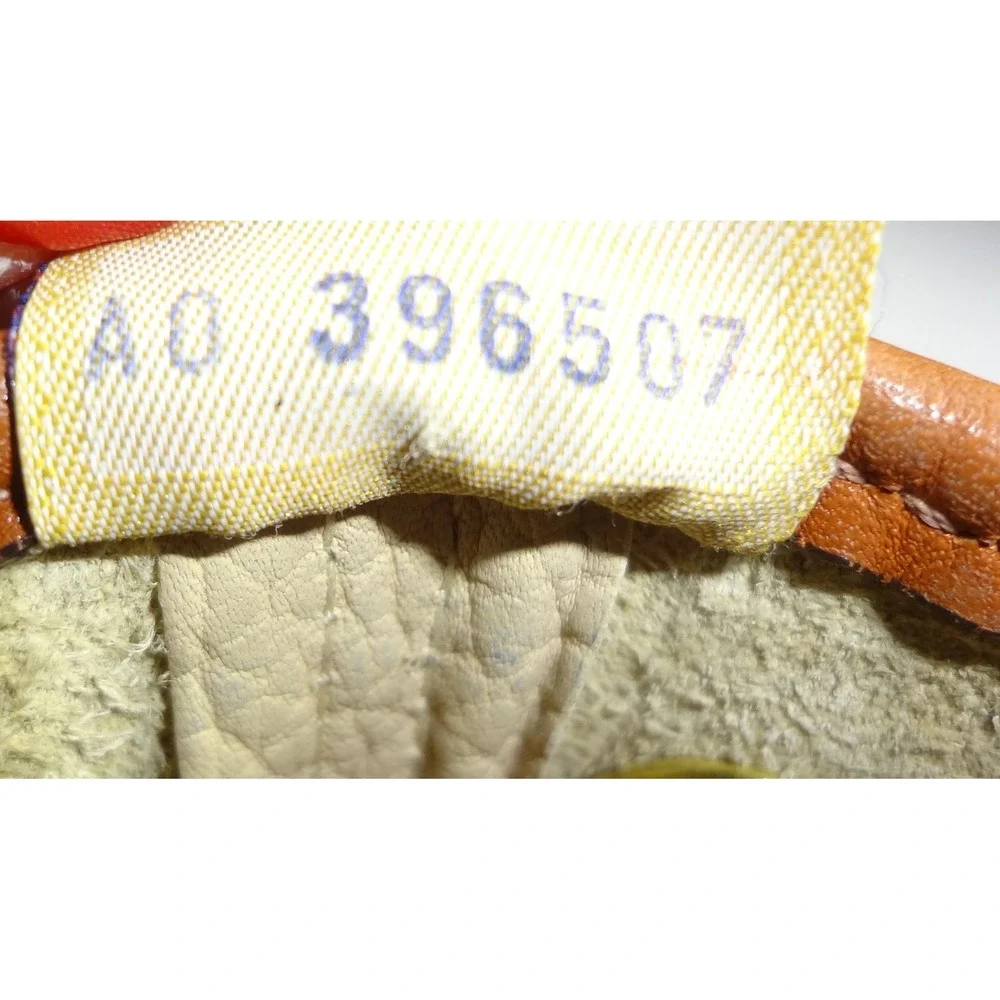 Vintage Dooney Bourke All Weather‎ Sm Drawstring Bucket Bag Leather Crossbody - Picture 10 of 10